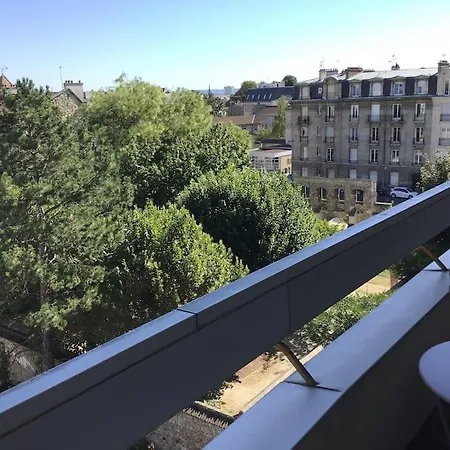 Studio- Avec Parking- Proche Cathedrale Appartement Reims