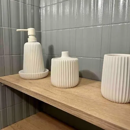 Studio- Avec Parking- Proche Cathedrale Appartement