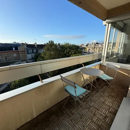 Studio- Avec Parking- Proche Cathedrale Appartement Reims