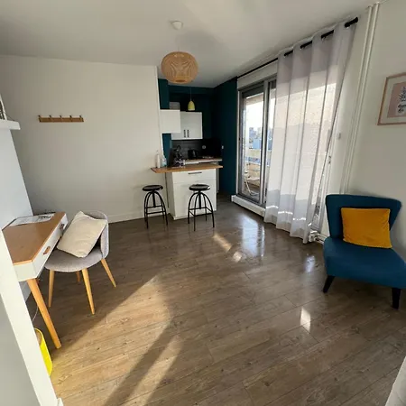 Studio- Avec Parking- Proche Cathedrale